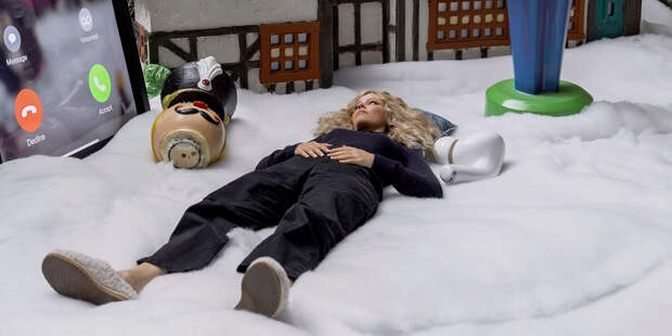 Дорогая, я уменьшил тебя: сериал «Миниатюрная жена» на Peacock