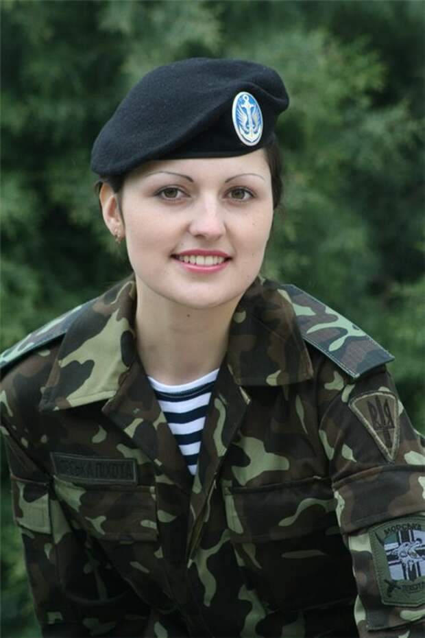 military_woman_ukraine_army