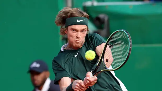 В 1/4 турнира в Белграде Россию будут представлять два теннисиста