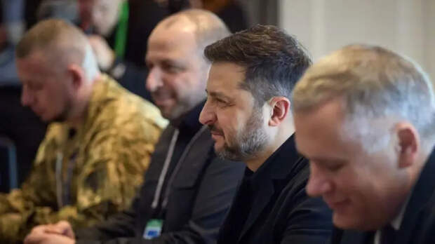 «Мы не можем просто сбежать»: Киев отказался выводить войска с Донбасса