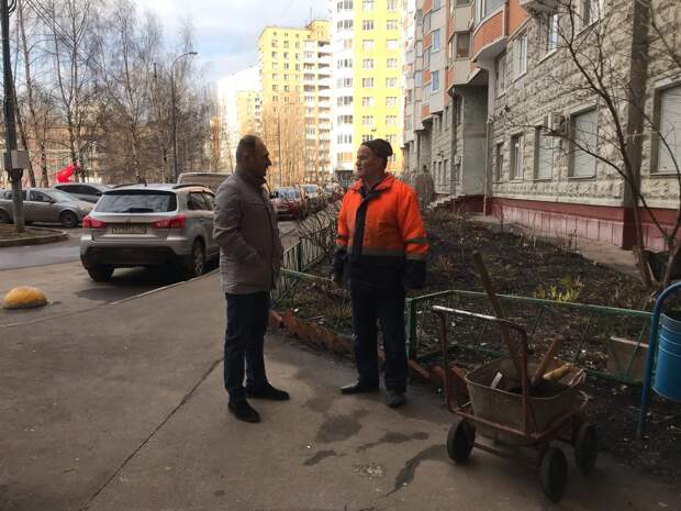 Площадку для выгула собак на Полярной собираются благоустроить
