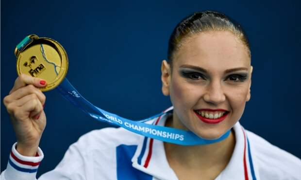Синхронистка Светлана Колесниченко с медалью чемпионата мира.
