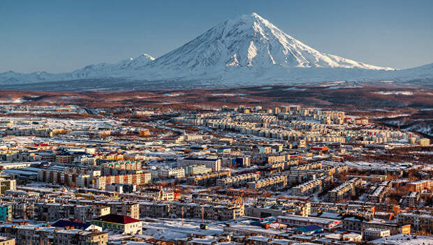 Вид на город Петропавловск-Камчатский. Архивное фото Вид на город Петропавловск-Камчатский. Архивное фото