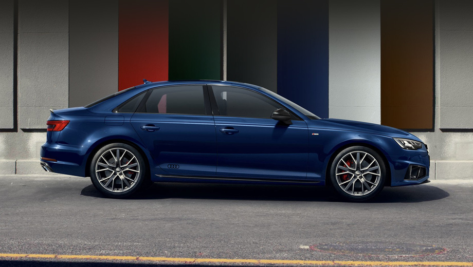 Audi a4,Audi a5. По итогам года собратья Audi A4/A5 занимают вторую строку в своём классе в России. Весной немцы должны выкатить рестайлинговую машину, чтобы поднять интерес ещё больше.