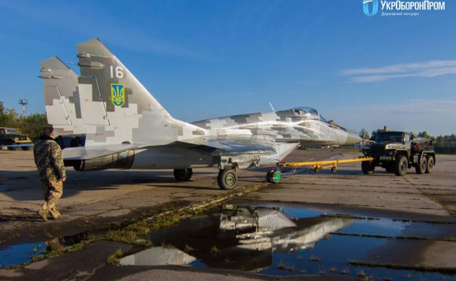 Госкомпания Азербайджана заправит боевую авиацию Украины белорусским керосином.