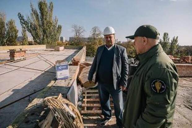 Тульские строители продолжают восстанавливать школу и детский сад в Мариуполе