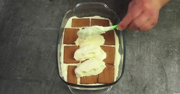 Торт с ванильным кремом без выпечки