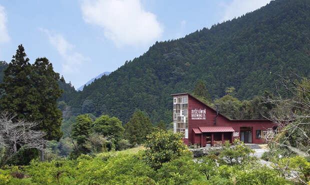 zero-waste-bar-recycling-kamikatz-public-house-japan-3