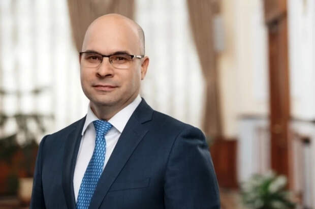 Стилист Баженова раскрыла смысл галстука с крысами у топ-менеджера ЦБ РФ