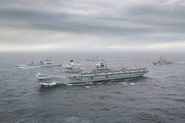 Маневры НАТО у берегов Великобритании во главе с авианосцем "Квин Элизабет". Источник изображения: https://www.navalnews.com
