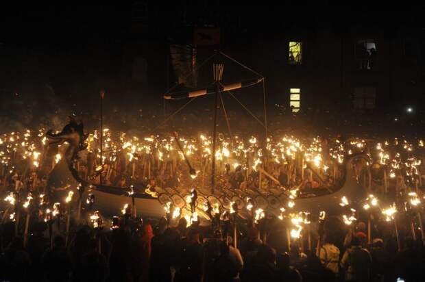 UpHellyAa14 Шетландский праздник Апхеллио