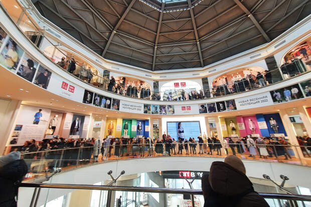 Бренд Uniqlo возглавил список марок, по которым россияне скучают больше всего