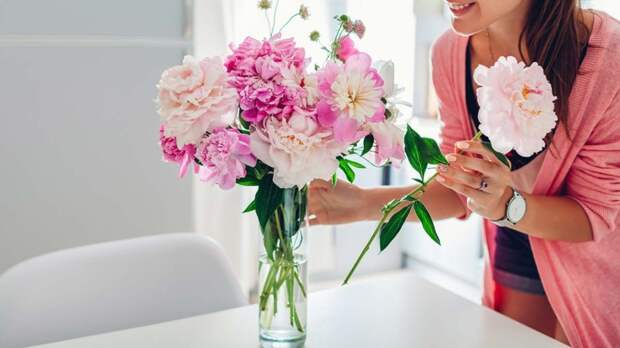 Цветы будут стоять в вазе минимум в 2 раза дольше: хитрости, которые знают не все