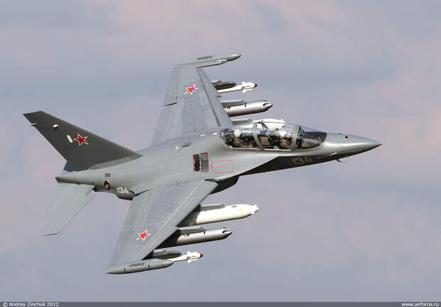 МАЛЕНЬКИЙ РУССКИЙ УЖАС. ЯК-130