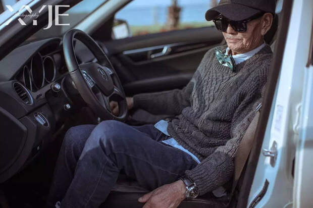 внук превратил 85-летнего дедушку в модника 