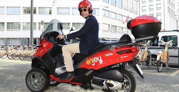 В Италии действует программа скутершеринга - "Enjoy"