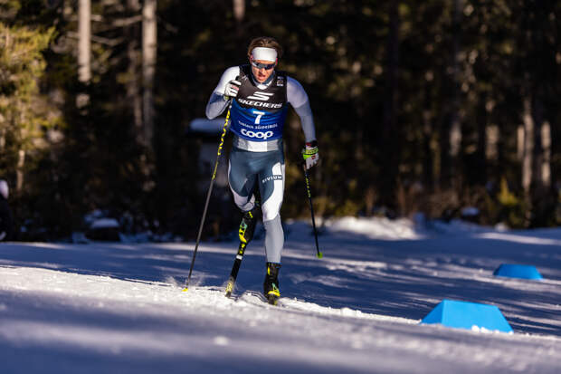 Россиянин Коростелев занял 12-е место в гонке преследования на «Тур де Ски»