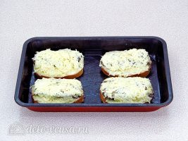 Горячие бутерброды со шпротами и сыром: Поставить в духовку