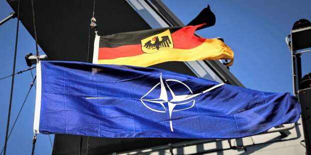 Румын и грек в порту сбросили в блоки двигателей кораблей ВМС ФРГ 20 кг гравия