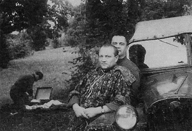 Мирон Матвиейко (на переднем плане), член ОУН с 1930 года