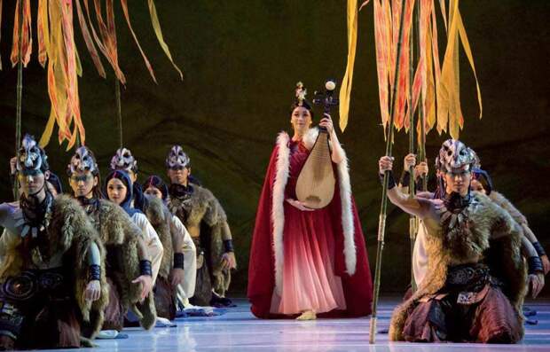 Кадр из знаменитой китайской оперы «Принцесса Чжаоцзюнь» о наложнице при дворе Хана, отправленной на границу, чтобы выйти замуж за Хунханье, верховного лидера сюнну, China Daily