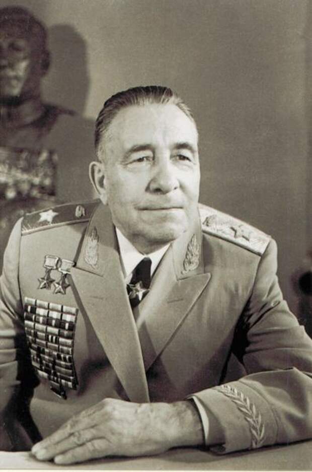 Товарищ Сталин, слышишь ли ты нас?