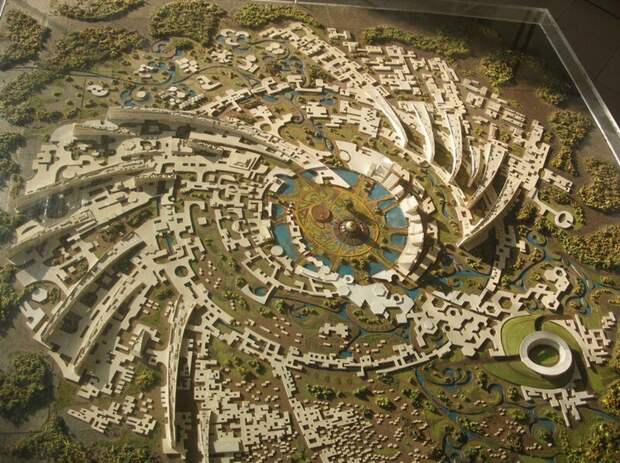Вот таким город должен был стать по задумке его основателя Мирры Альфассы Ауровиль, города, индия, странности, утопия, экопоселения