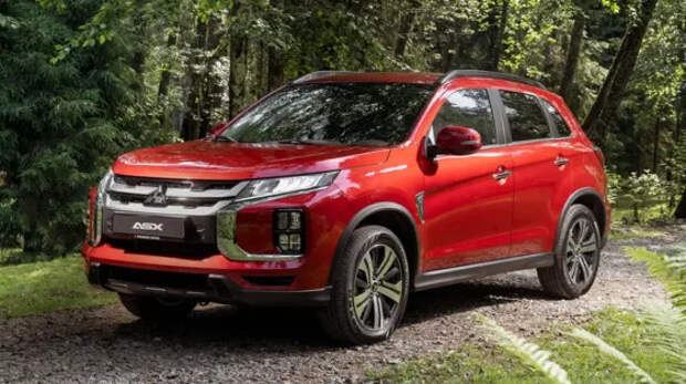 В России до сих пор продают новые Mitsubishi ASX 2022 года выпуска, цены — от 2,8 млн рублей