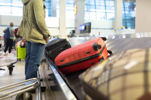 Около 300 единиц багажа россиян в очередной раз забыли погрузить на рейсы