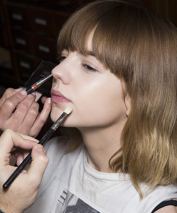 Макияж меняет до неузнаваемости. Make up 26. Равиль агмалов визажист. Макияж до и после. Макияж до и после.