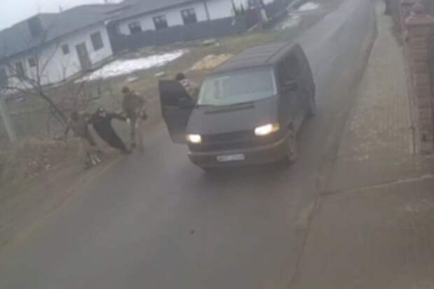 Режут и взрывают: внутри Украины началась «тихая война»