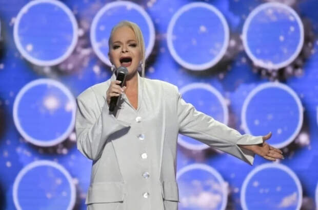 Юбилейный концерт Долиной в Санкт-Петербурге перенесли с февраля на ноябрь