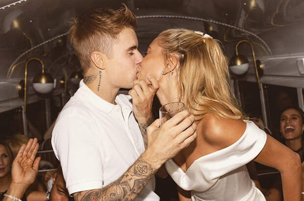 Хейли Болдуин трогательно поздравила Джастина Бибера с 26-летием