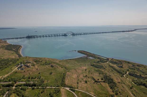 Украина снова отправит суда через Керченский пролив
