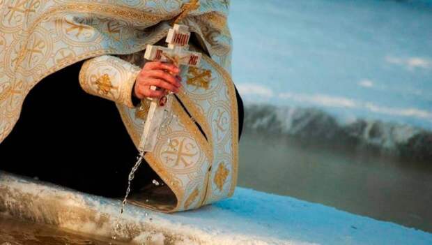 Святая вода с Крещения: Как правильно хранить и использовать?