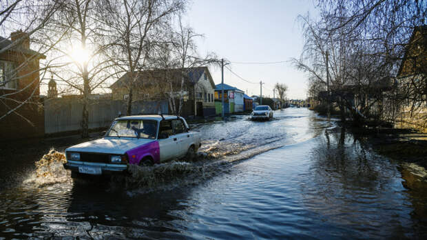 Вода снова может прийти в Орск из-за перелива на границе с Казахстаном
