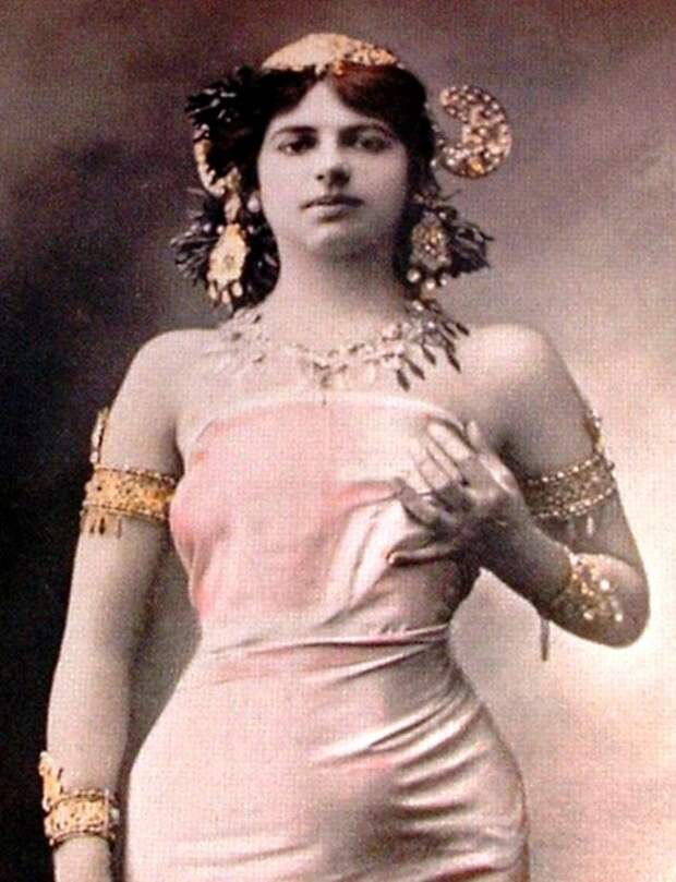 Mata_Hari_1906