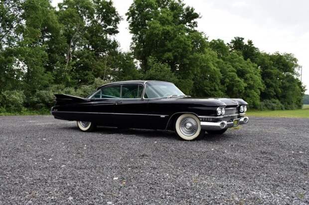 Cadillac Sixty-Two DeVille