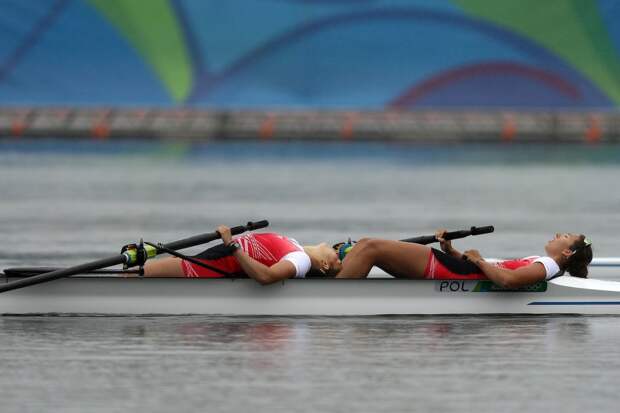 polish-rowers-completely-drained-after-the-pair-final