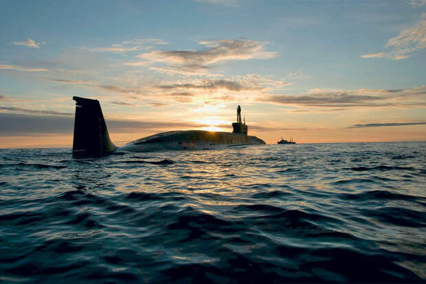 Адмирал пояснил, почему базирующиеся на Камчатке АПЛ РФ экстренно вышли в море