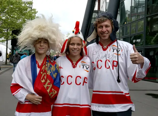 Россия в полной ж. Отличие костюмов Диксон Канада от Исландия.