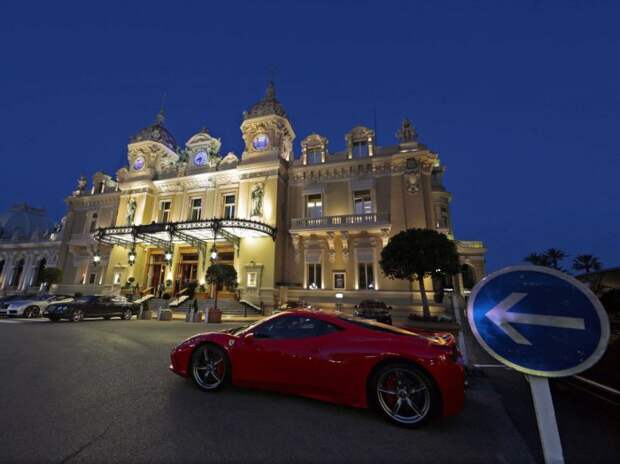 Известное казино Монако в городе Монте-Карло.
