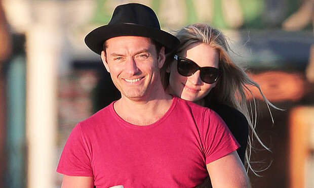 СМИ: Джуд Лоу женится на Филиппе Коан этой весной