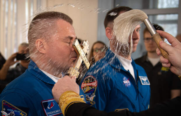 Expedition 59 Crew Blessing