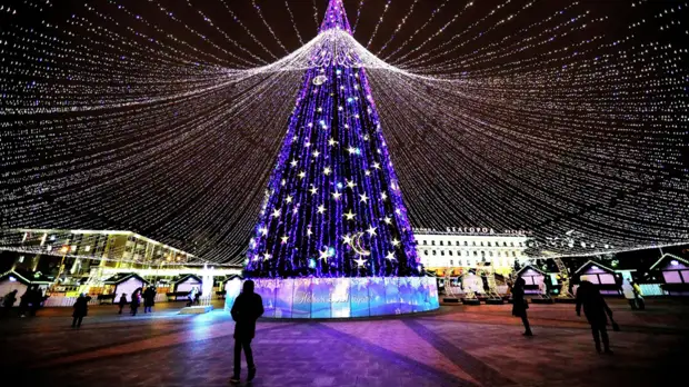 Роспотребнадзор призвал снизить число участников мероприятий на улице