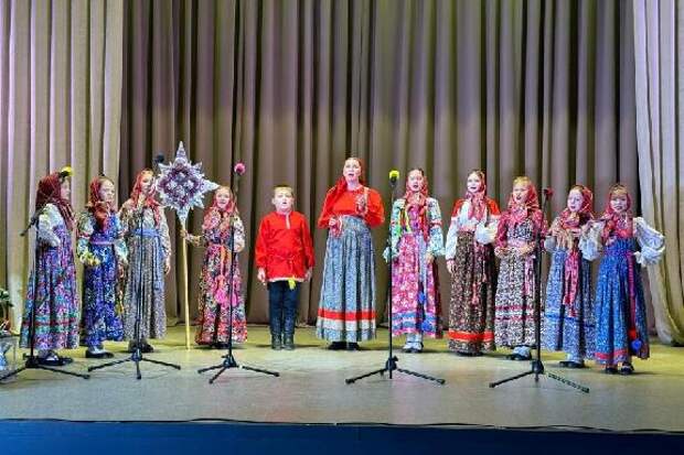 "Зимние святки" завершились гала-концертом лучших фольклорных коллективов и исполнителей региона