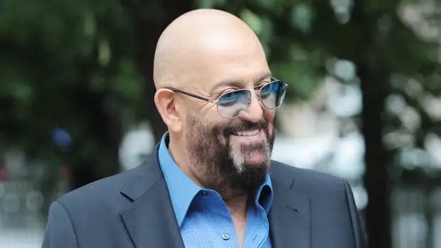 «Я присутствую в мемах, и мне это нравится»: Михаил Шуфутинский — о 3 сентября, коронавирусе и новых песнях