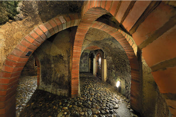 Шанхайские туннели, соляные копи Величка и еще 6 самых красивых и странных подземных городов