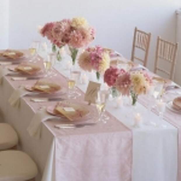 delightful-dahlias-in-table-setting2-2.jpg