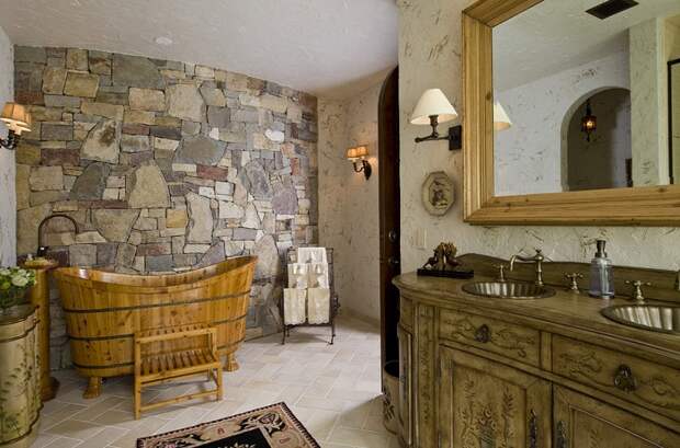 Преобразить ванную комнату возможно с помощью правильного декорирования стен в ней.
